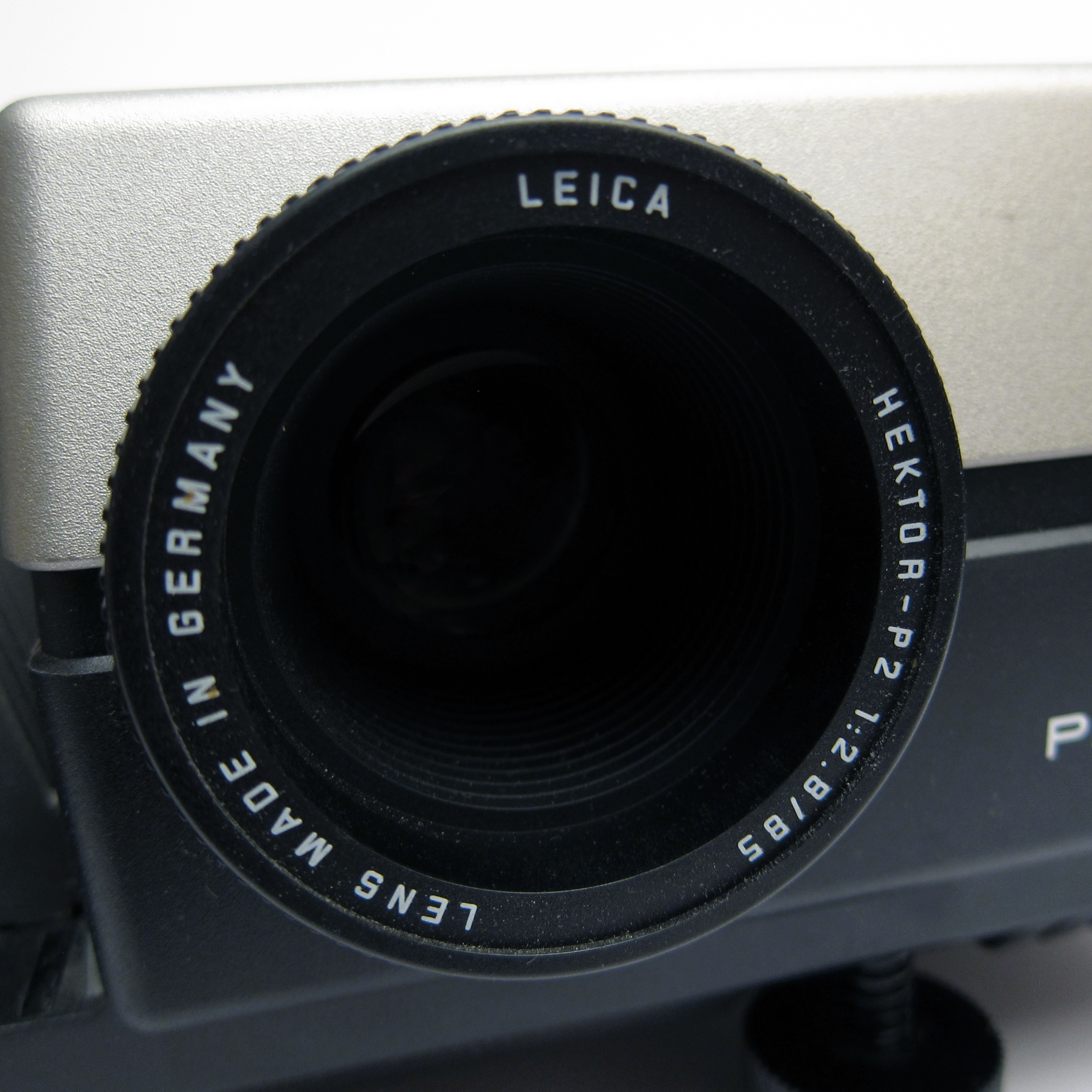 Diaprojektor Leica Pradovit P 150 | conserve the sound “Conserve